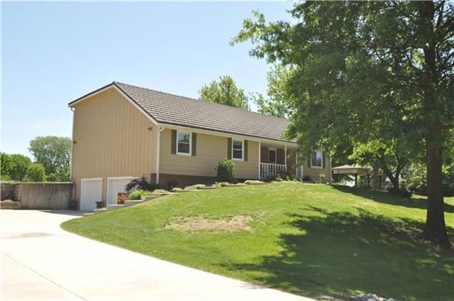 Photo 1 of 25 — 16917 Belinder Street, Stilwell, KS 66085