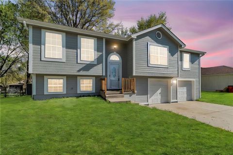 806 SE 16 Terrace, Oak Grove, MO 64075 - #: 2538923