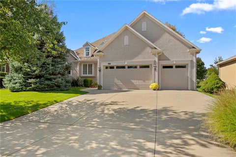 Photo of 16008 Kessler Street, Overland Park, KS 66085 (MLS # 2648758)
