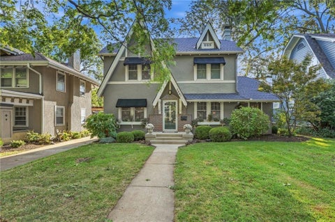 Photo of 7241 Belleview Avenue, Kansas City, MO 64114 (MLS # 2644351)
