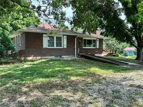 Photo of 22217 S Victory Road, Spring Hill, KS 66083 (MLS # 2632507)