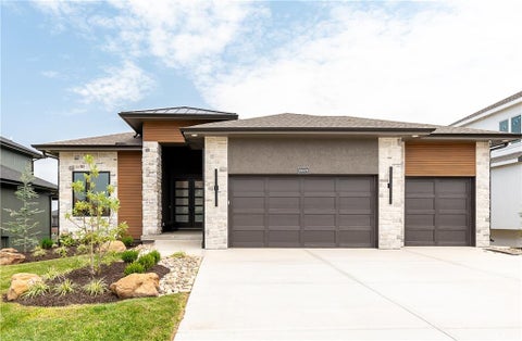Photo of 18609 Mohawk Lane, Overland Park, KS 66085 (MLS # 2639899)