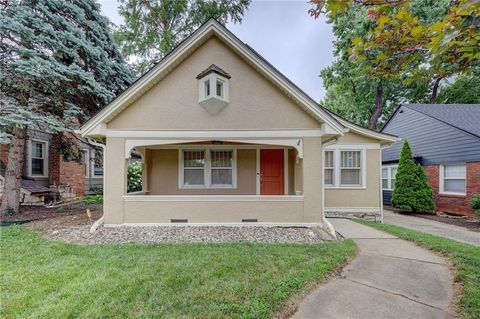 421 E 69th Terrace, Kansas City, MO 64131 - #: 2561400