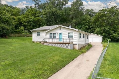 Photo of 3816 E Ayrlawn Drive, St Joseph, MO 64503 (MLS # 2629279)