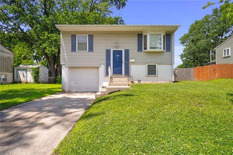Photo of 1406 N Osage Trail, Independence, MO 64058 (MLS # 2627980)