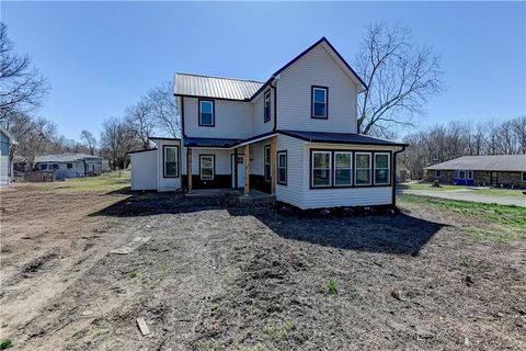 407 W 5th Street, Holden, MO 64040 - #: 2536082