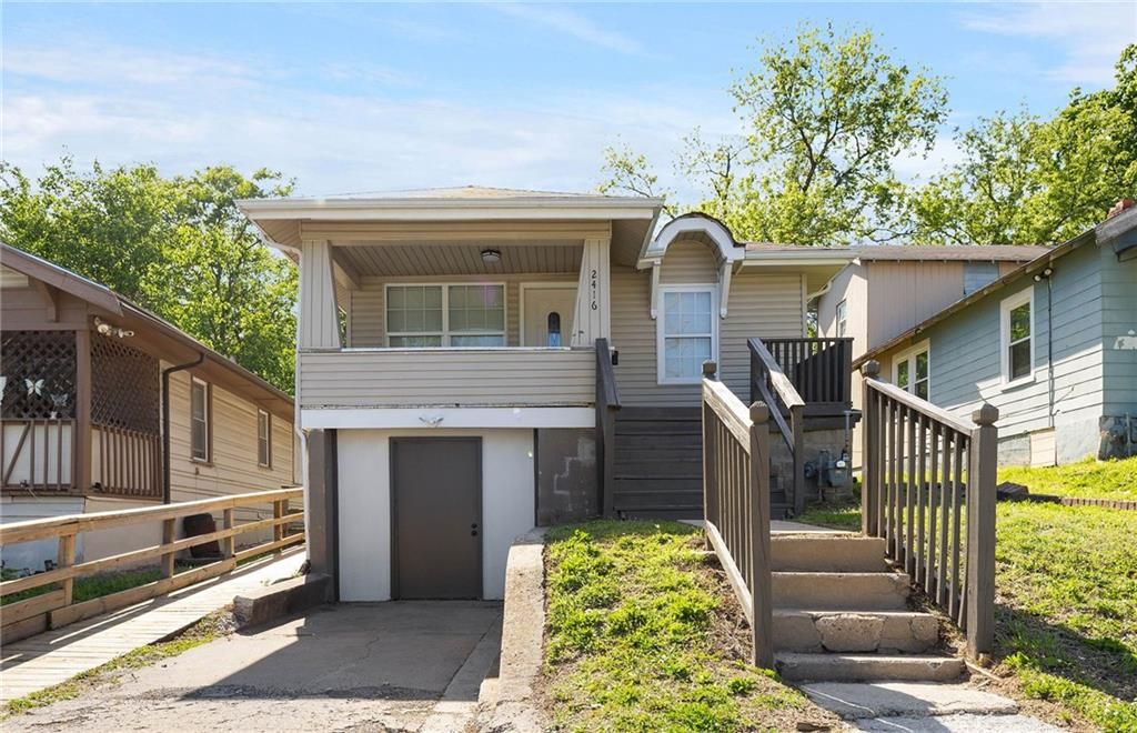 Photo of 2416 N 20th Street, Kansas City, KS 66104 (MLS # 2618945)