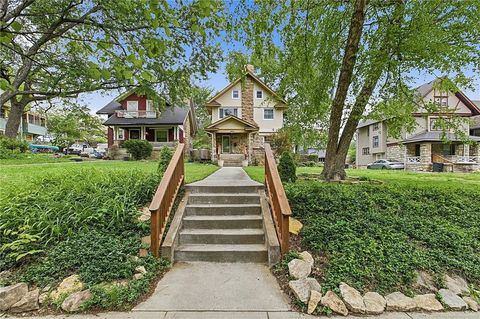 Photo of 3925 Manheim Road, Kansas City, MO 64110 (MLS # 2614348)