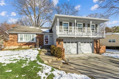 5610 W 85th Street, Overland Park, KS 66207 - #: 2526639