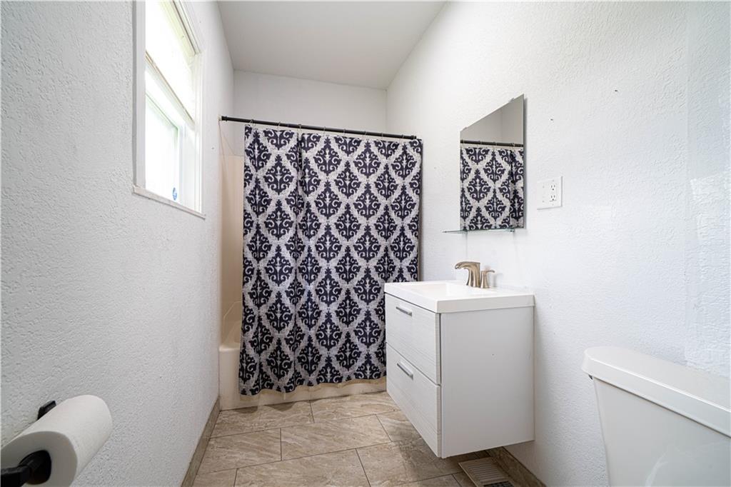 St Joseph, Missouri 64501, United States, 2 Bedrooms Bedrooms, ,1 BathroomBathrooms,Residential,Active,179633