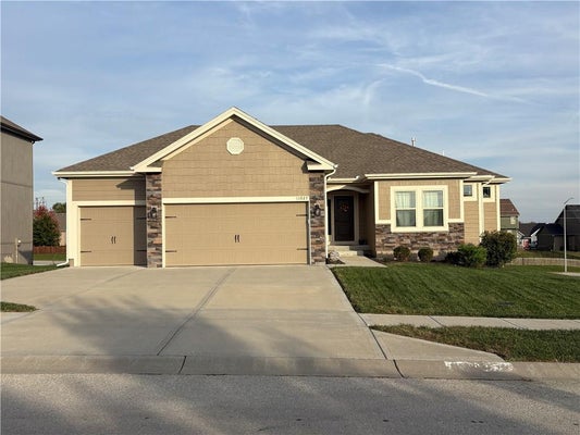 11027 N CRYSTAL AVE, KANSAS CITY, MO 64156 - Image feb0fc2bab43b06f3ccd61e3a000cc25/1933851695