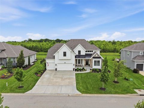 Photo of 14798 S Parkhill Street, Olathe, KS 66062 (MLS # 2623506)