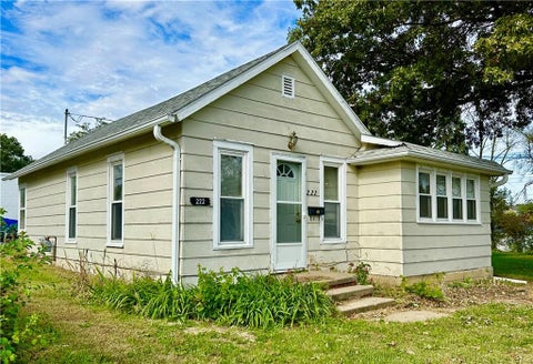 Photo of 222 S Newton Street, Maryville, MO 64468 (MLS # 2647937)