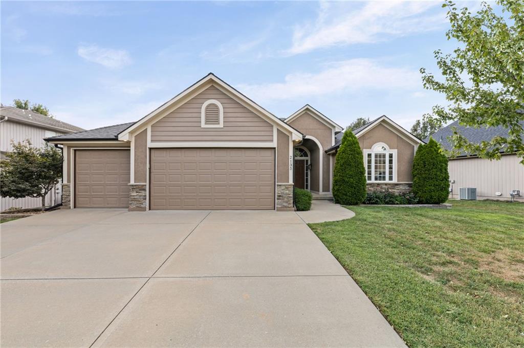 Photo of 2135 NE Sparta Drive, Blue Springs, MO 64029 (MLS # 2642673)