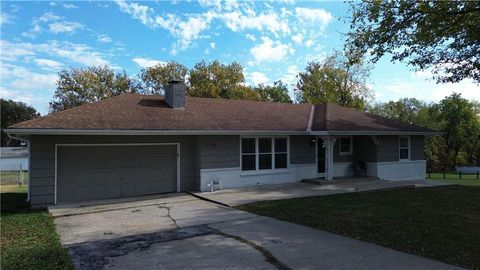 Tiny photo for 7003 N Brookside Road, Liberty, MO 64068 (MLS # 2584691)