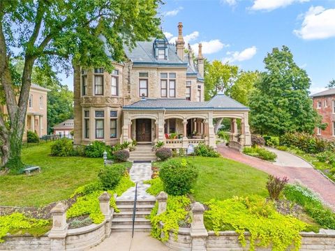 809-819 Hall Street St Joseph MO 64501