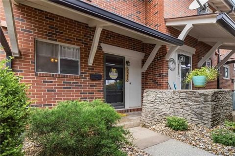 Photo of 5516 W 97th Street, Overland Park, KS 66207 (MLS # 2626119)
