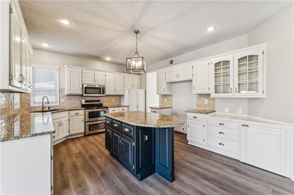 21600 W 98th Terrace