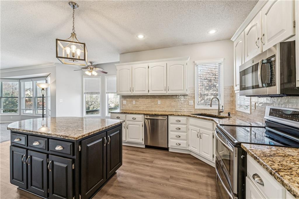 21600 W 98th Terrace