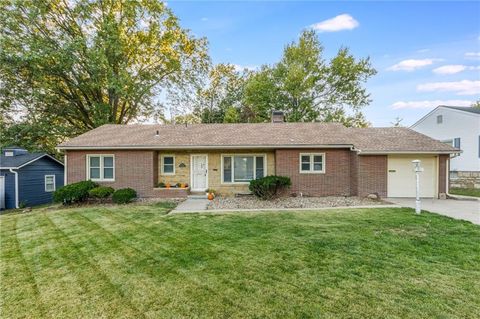 Photo of 554 Westvale Road, Kansas City, KS 66102 (MLS # 2584549) Photo of 554 Westvale Road, Kansas City, KS 66102 (MLS # 2584549)