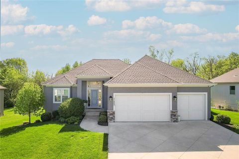 Photo of 11427 S Redbud Lane, Olathe, KS 66061 (MLS # 2613585)