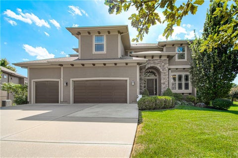 Photo of 15553 W 163rd Terrace, Olathe, KS 66062 (MLS # 2642374)