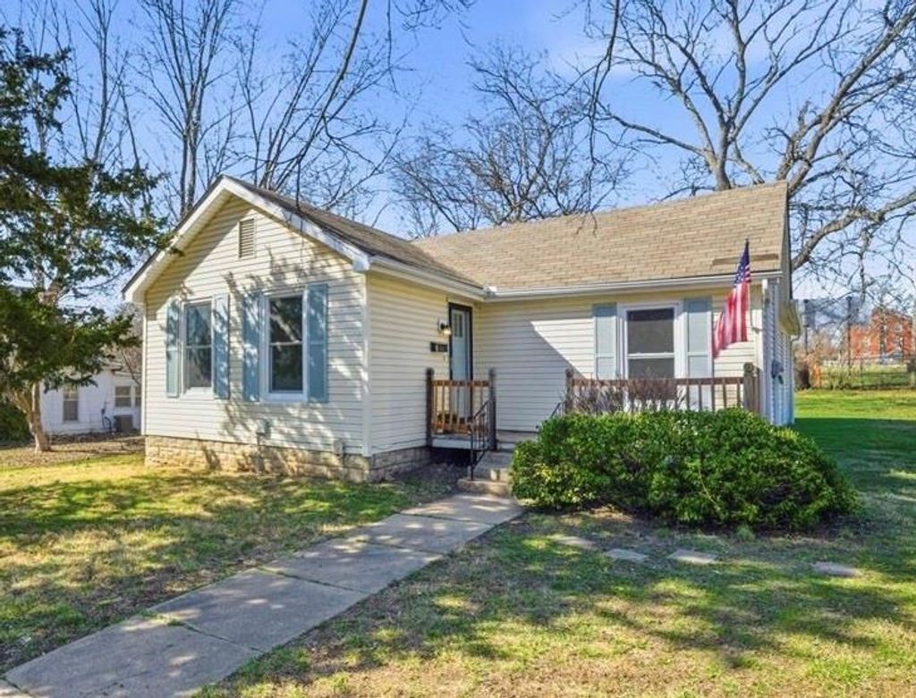 Photo of 430 E Loula Street, Olathe, KS 66061 (MLS # 2607998)