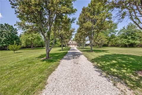 Photo of 21600 S Lackman Road, Spring Hill, KS 66083 (MLS # 2622001)