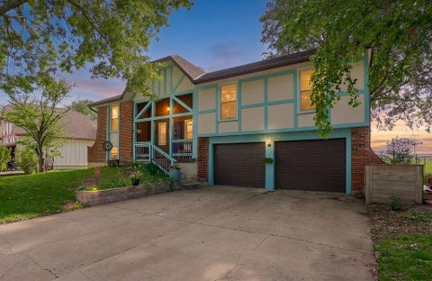 Photo of 318 N Cherry Street, Gardner, KS 66030 (MLS # 2626846)