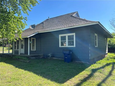 Photo of 514 Dwarf Street, Sedan, KS 67361 (MLS # 2623740)