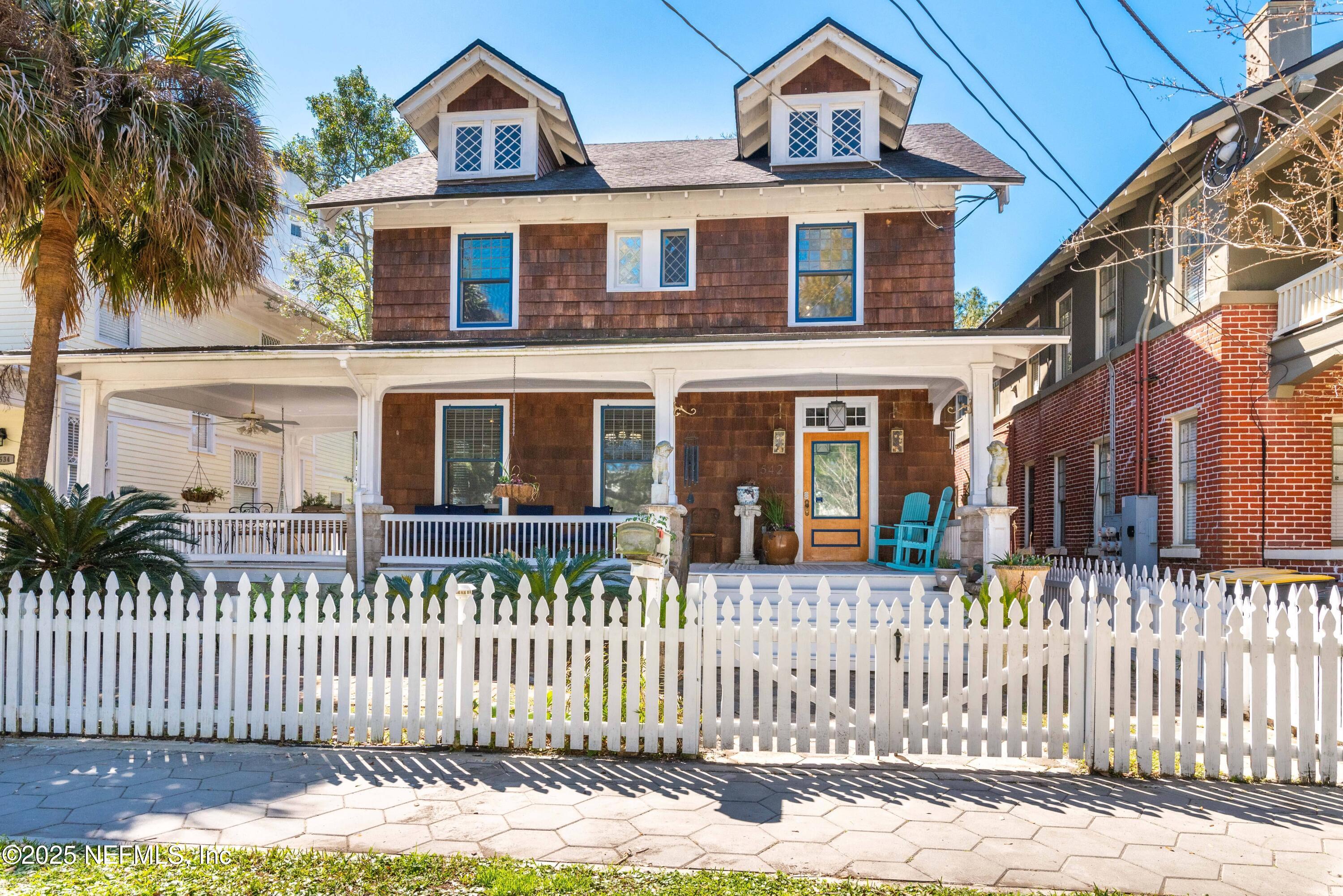 542 LANCASTER Street