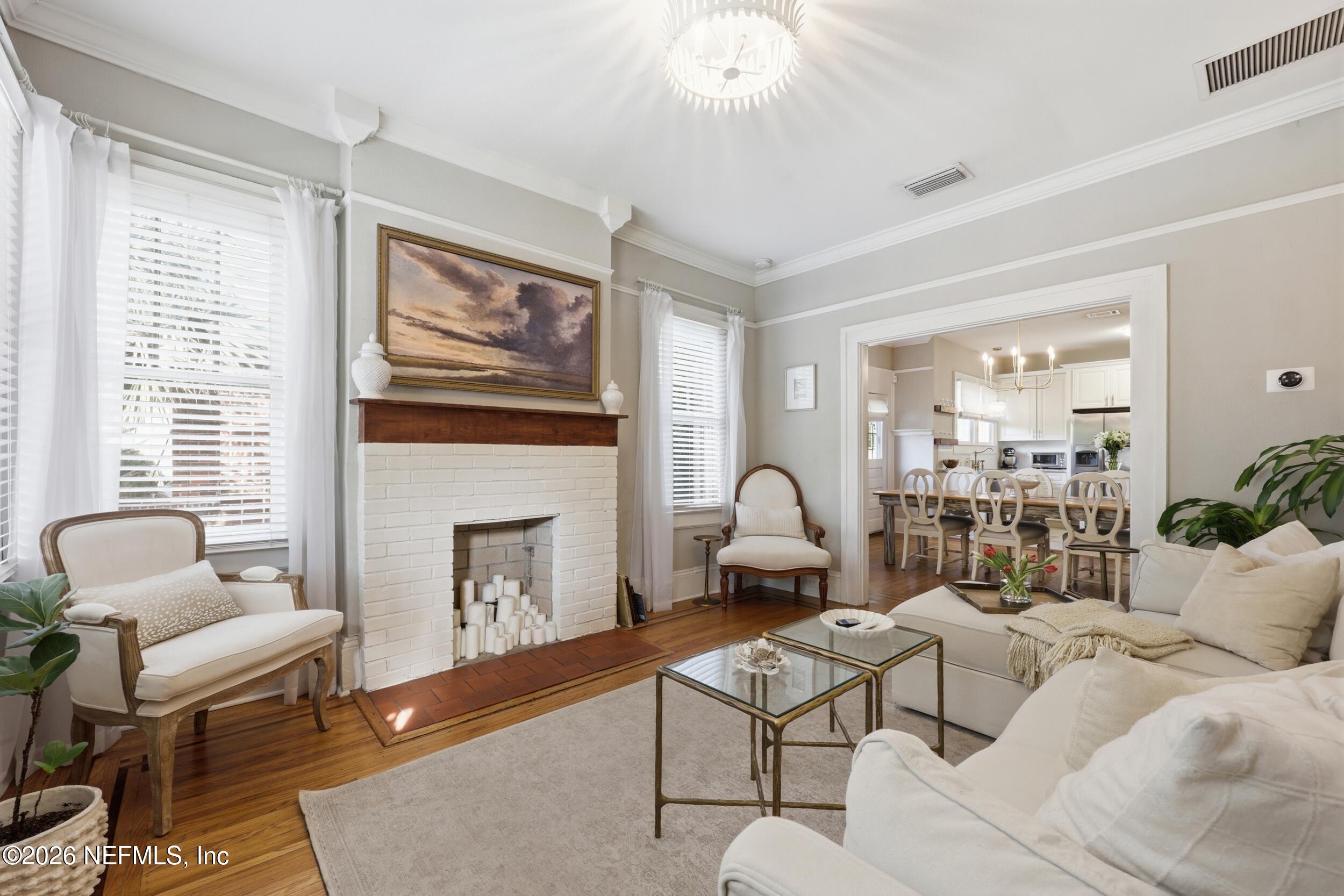 2231 DELLWOOD Avenue