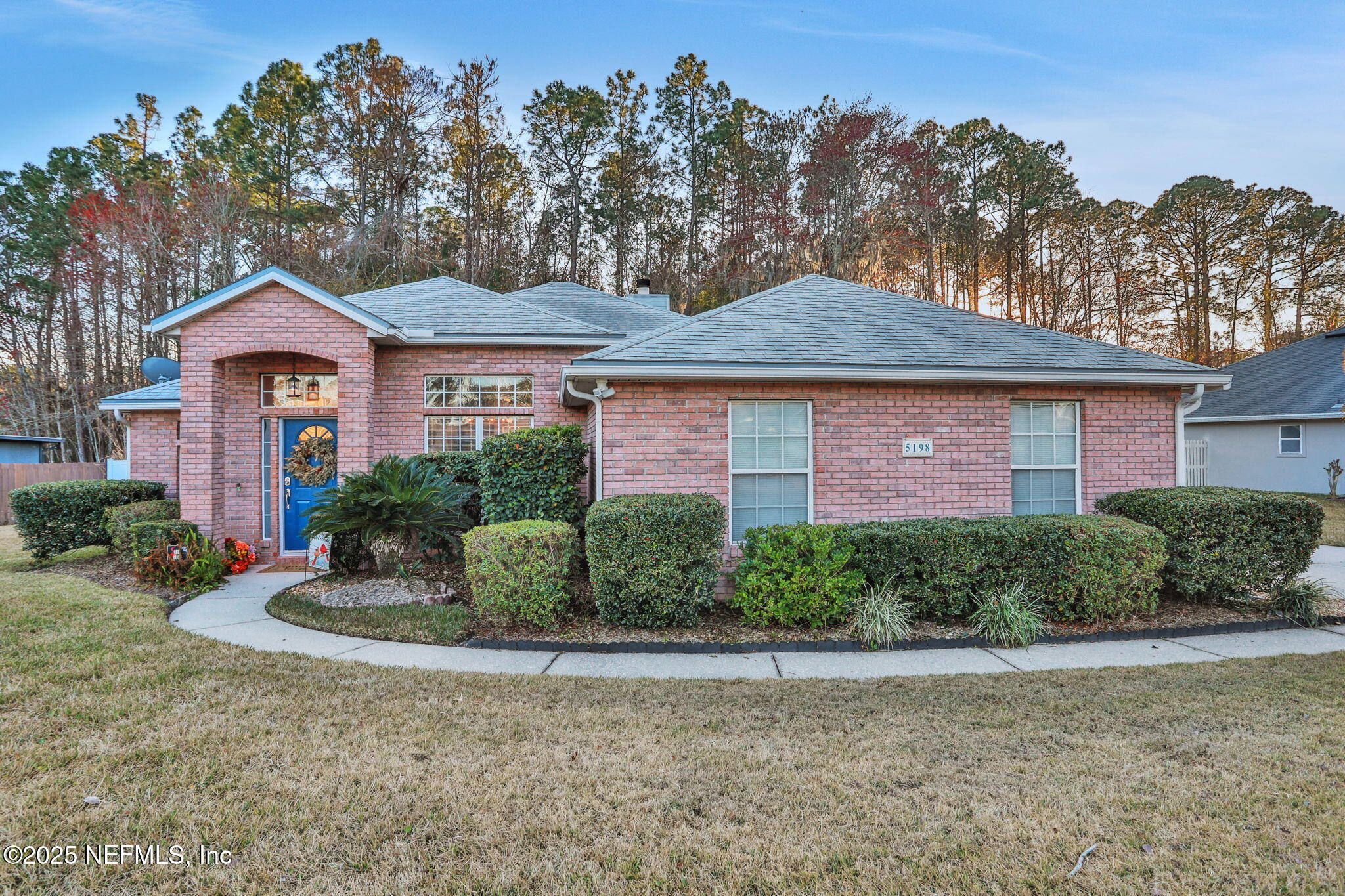 5198 DERBY FOREST Drive N