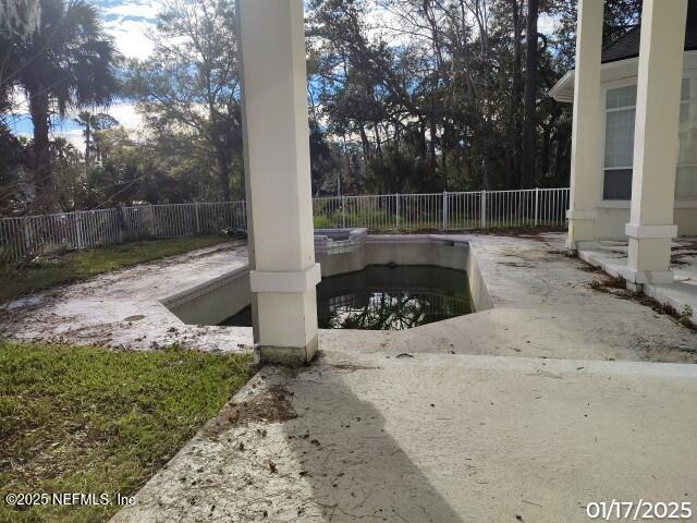 100 PALM FOREST Place