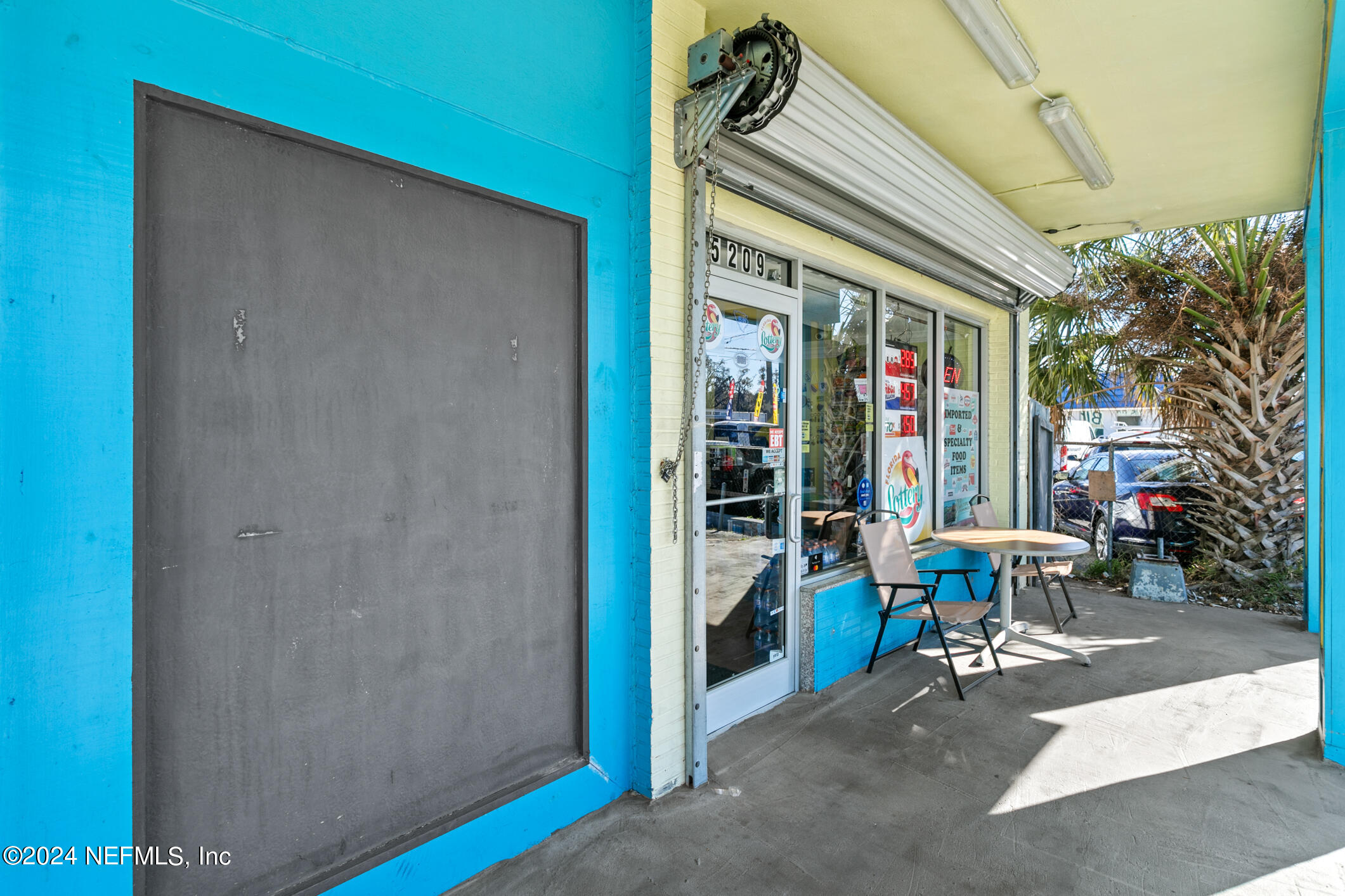 5209 BEACH Boulevard 5209 & 5207