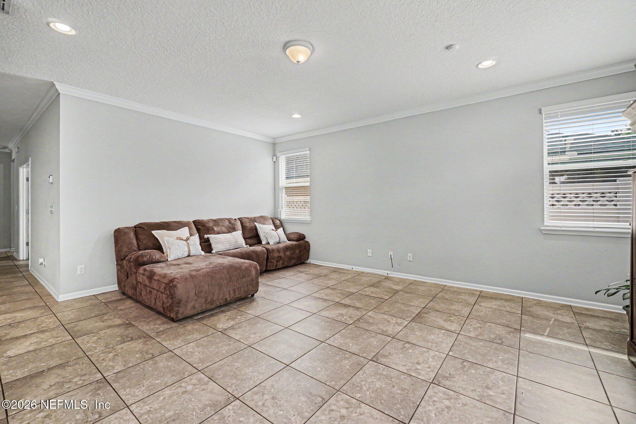 4690 PLANTATION OAKS Boulevard