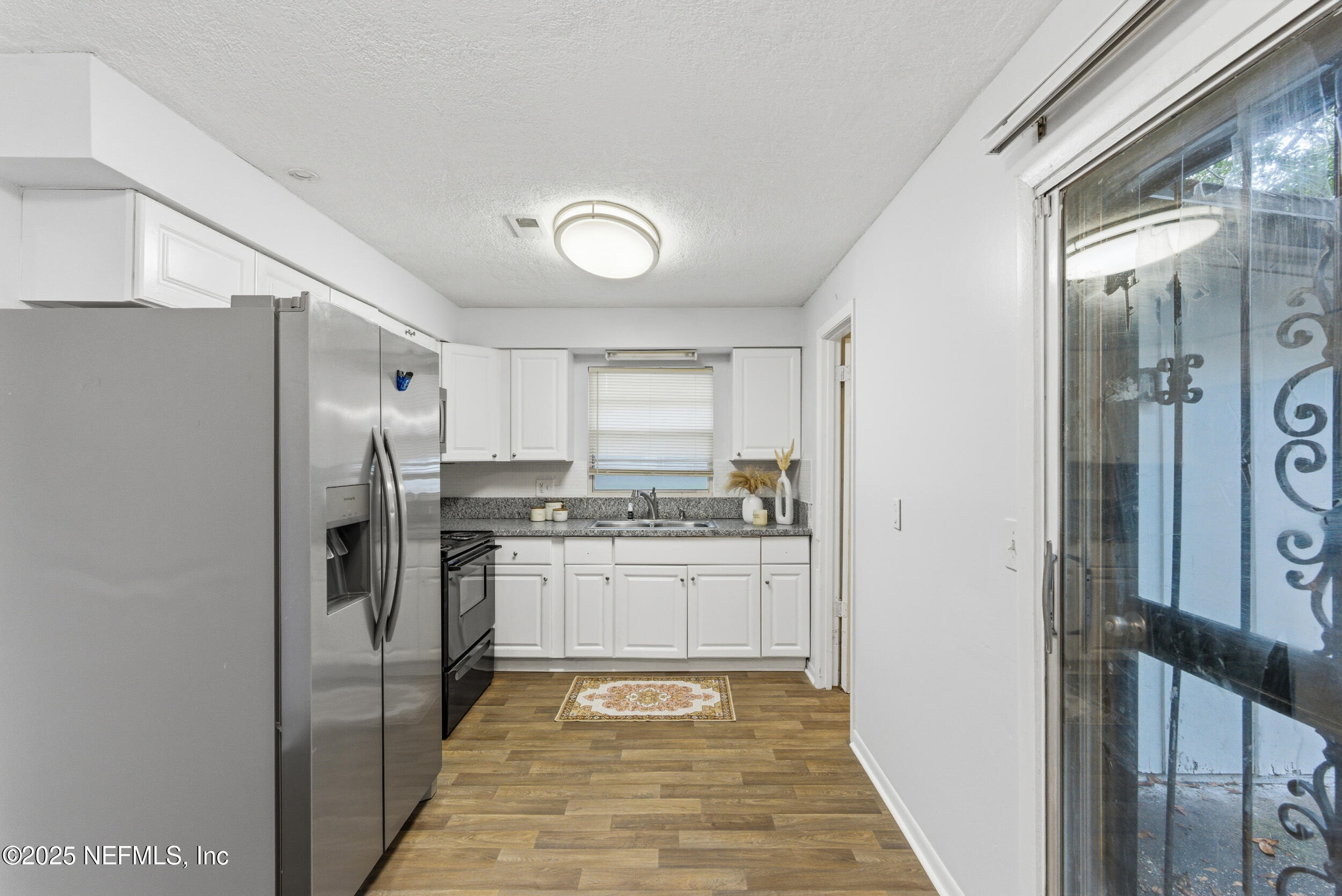 4663 ROANOKE Boulevard