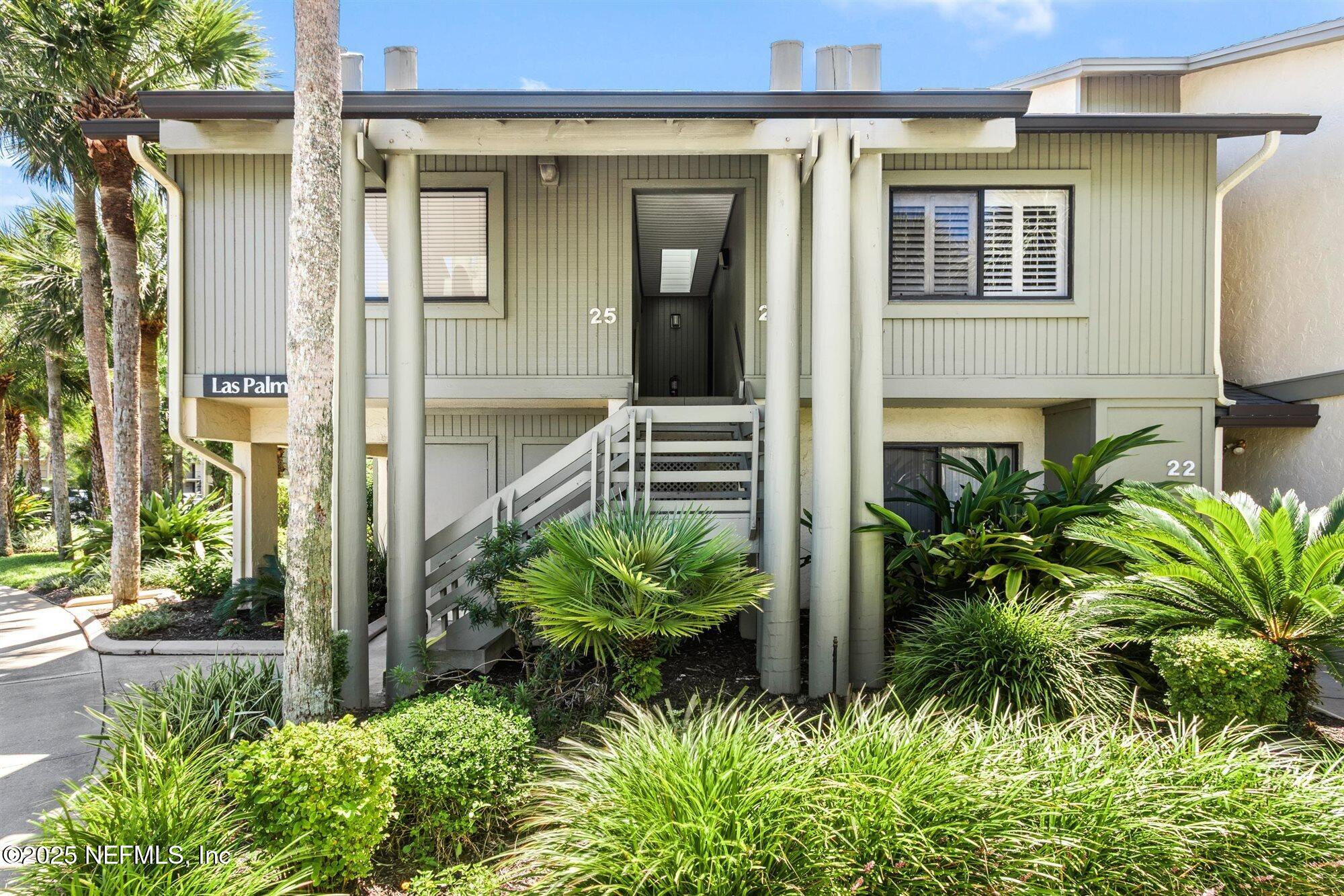 26 VILLAGE LAS PALMAS Circle