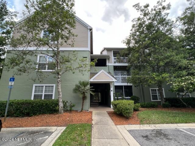 Jacksonville, FL home for sale located at 7701 Timberlin Park Boulevard Unit 111, Jacksonville, FL 32256