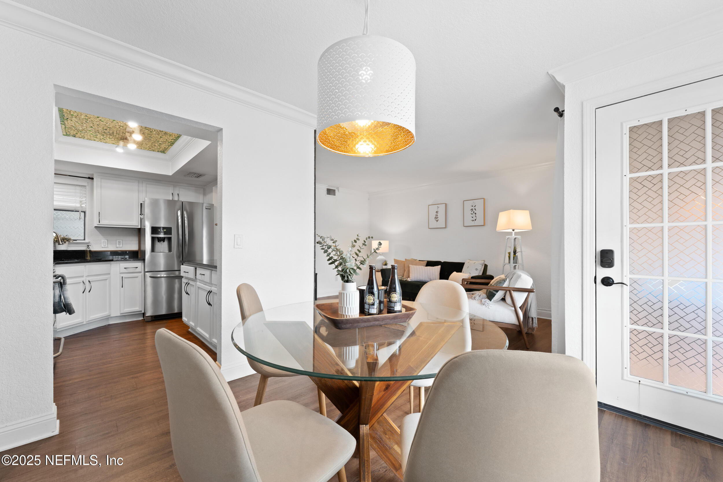 912 SHORELINE Circle