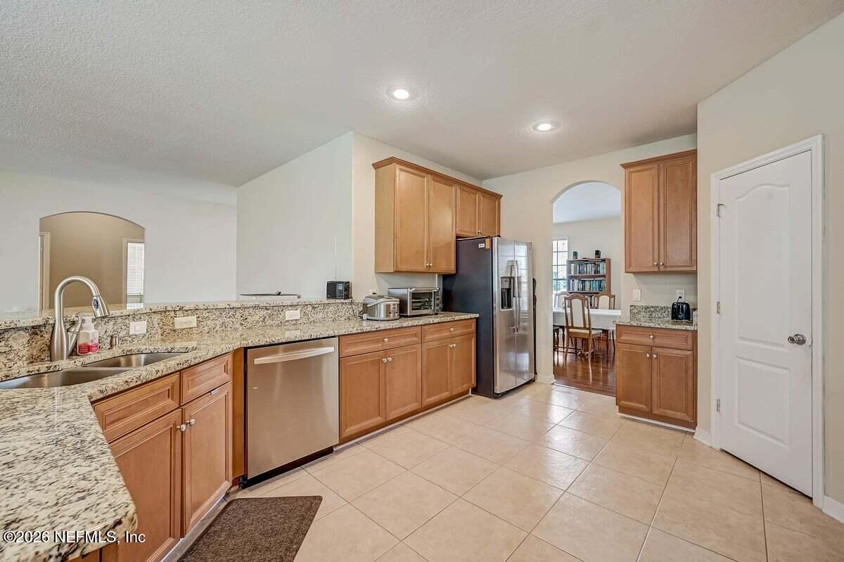 11703 MAGNOLIA FALLS Drive