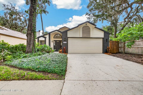 Photo of 5491 FORT CAROLINE Road, Jacksonville, FL 32277 (MLS # 2163971)