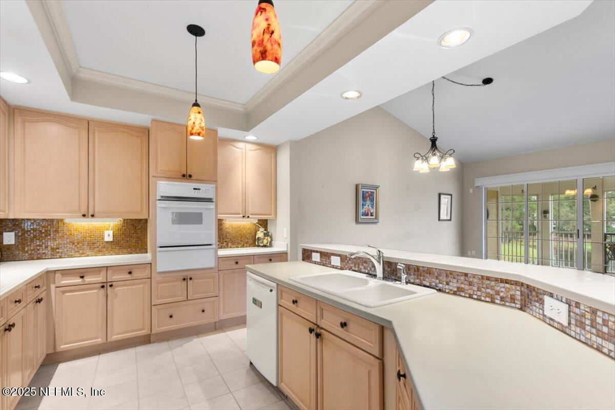 145 N CHAMPIONS WAY 123