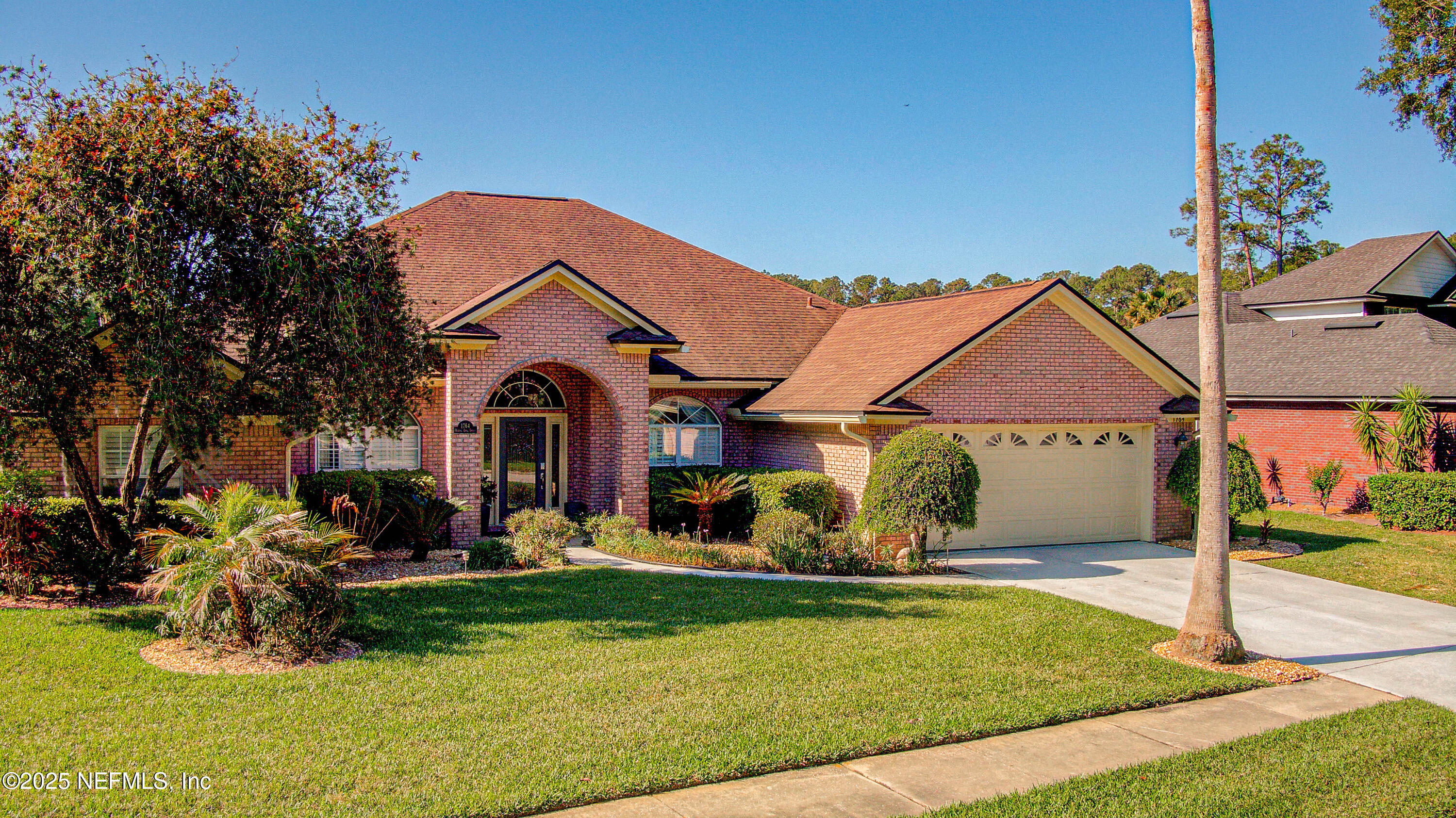 1764 RISING OAKS Drive