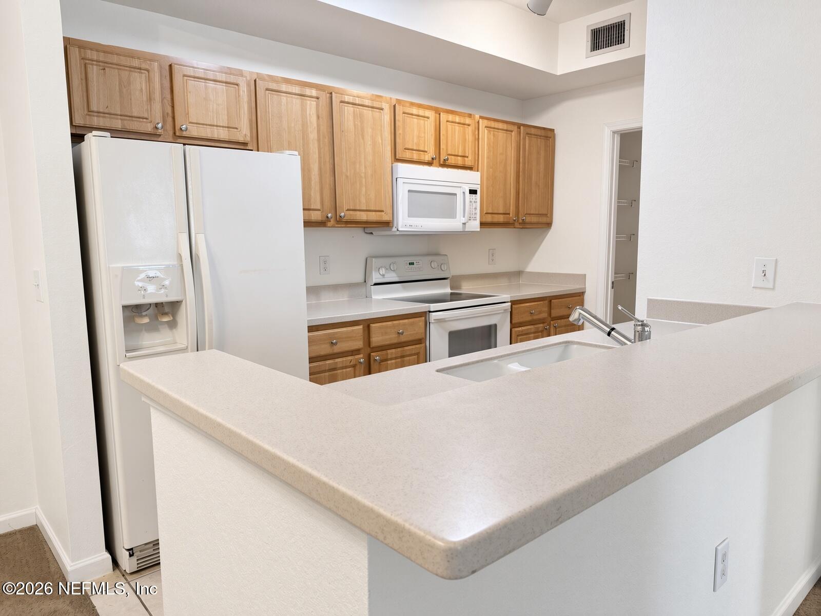 10075 GATE Parkway N 1610