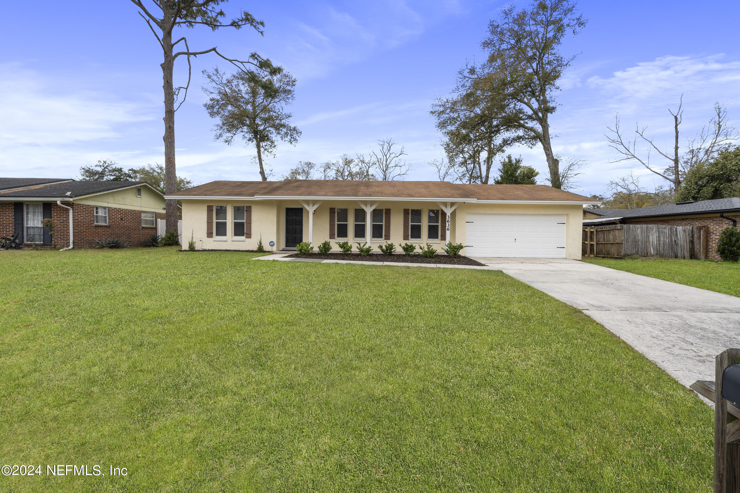 Orange Park, FL home for sale located at 3636 Red Oak Circle, Orange Park, FL 32073