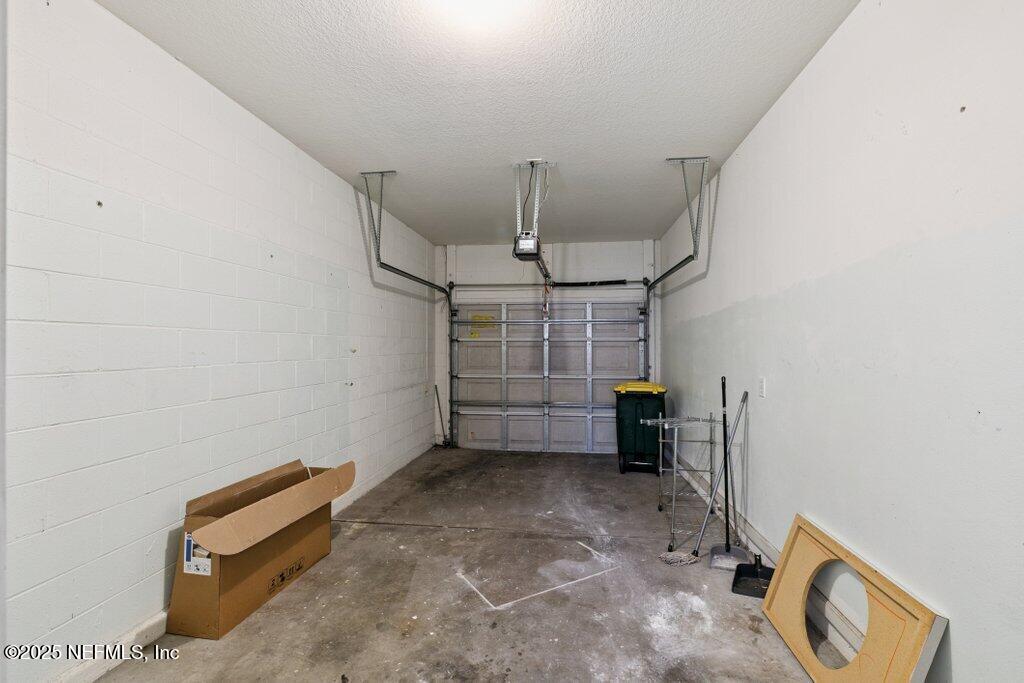 7507 SCARLET IBIS Lane