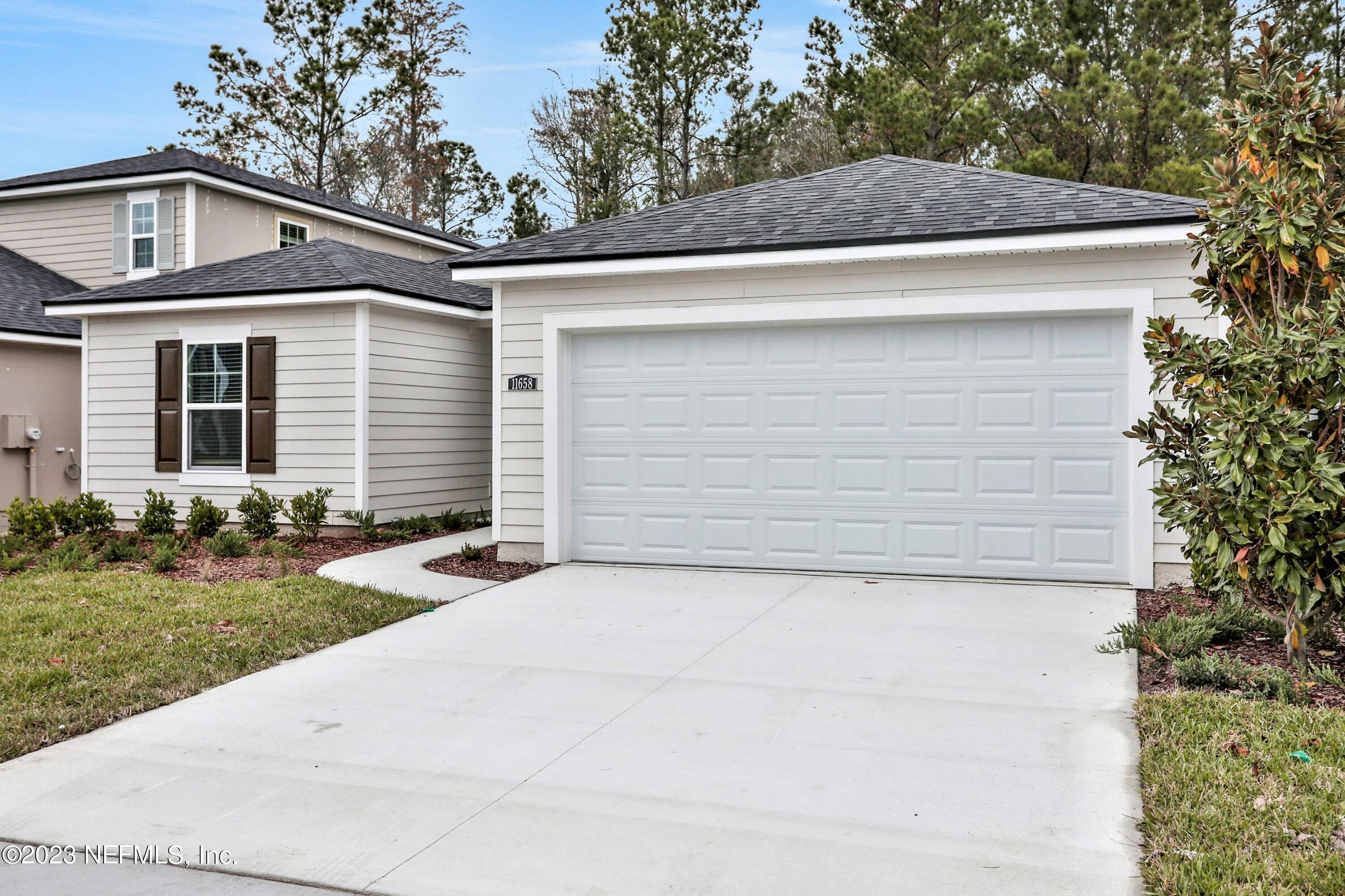 Jacksonville, FL home for sale located at 12512 Creekside Manor Drive Unit 16, Jacksonville, FL 32218