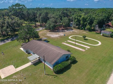 A home in Interlachen