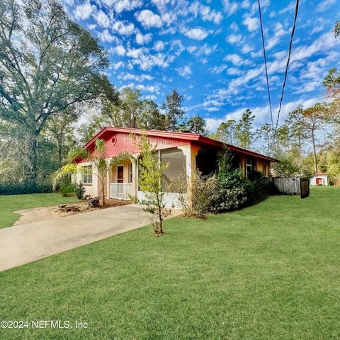 A home in Interlachen